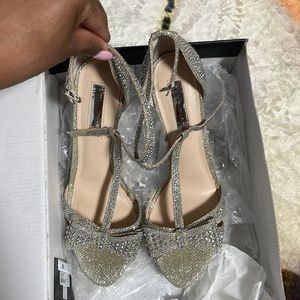 Looking for a beautiful shoe for a wedding ! These are perfect!